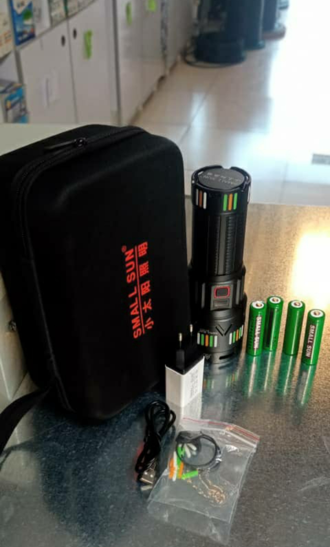 چراغ قوه تی ۲۷۳ اسمال سان